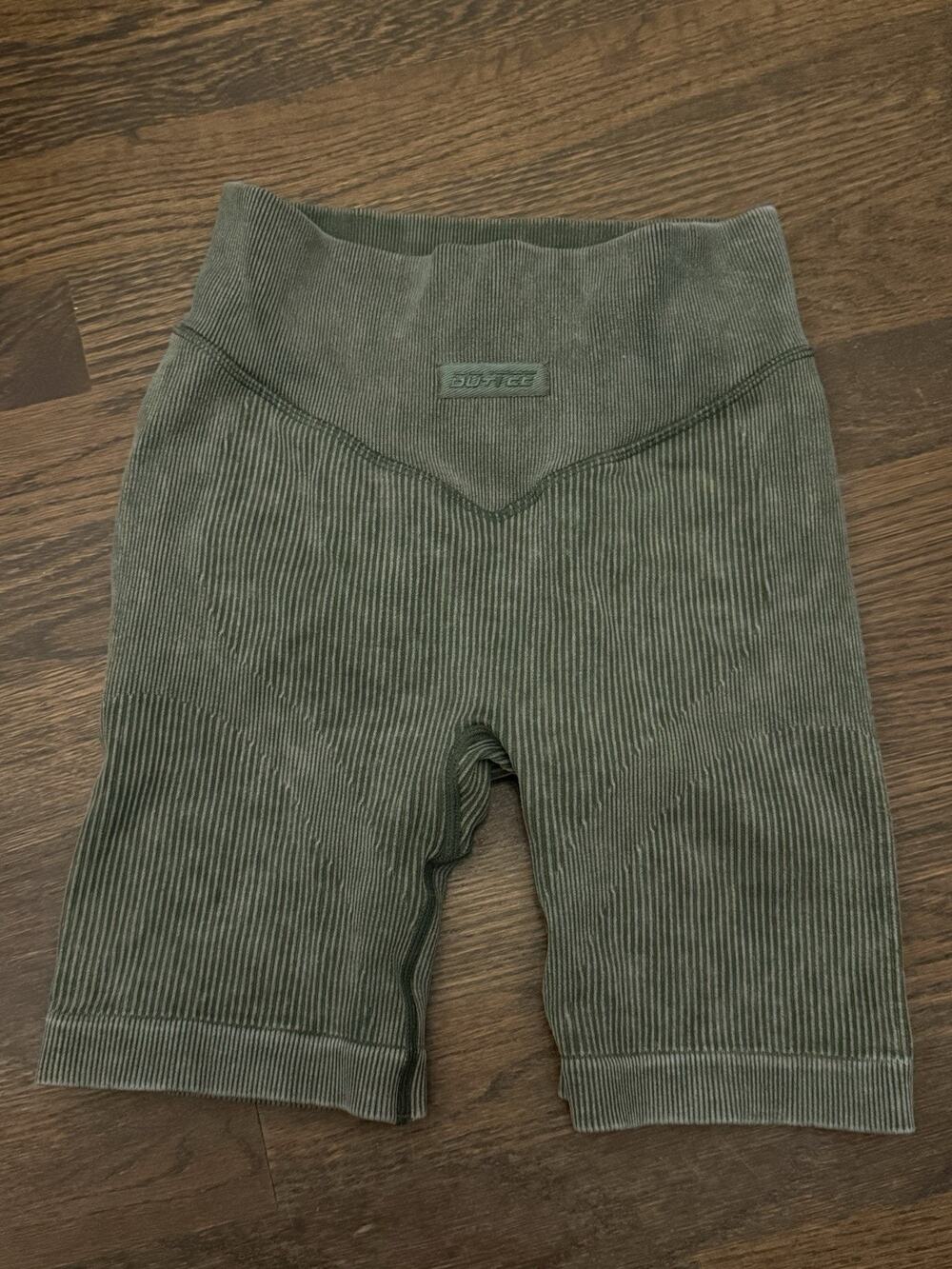 Bo & Tee High-Waisted Ribbed Seamless Activewear Shorts - Green size S